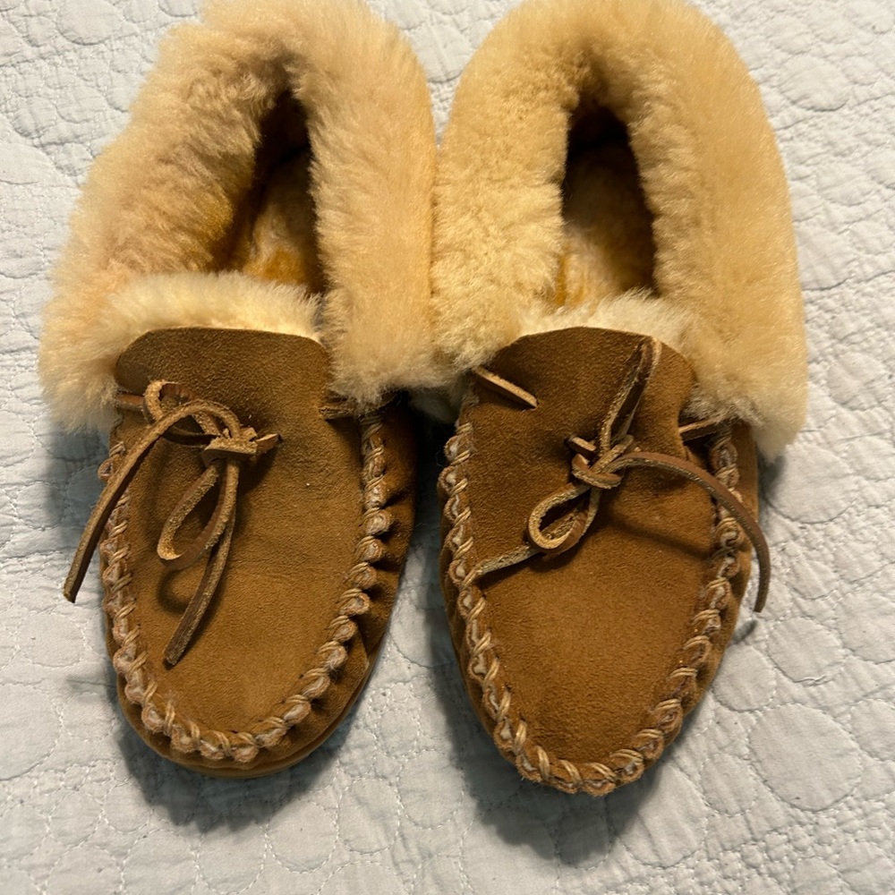 L.L. Bean Brown Shearling Lined Slippers